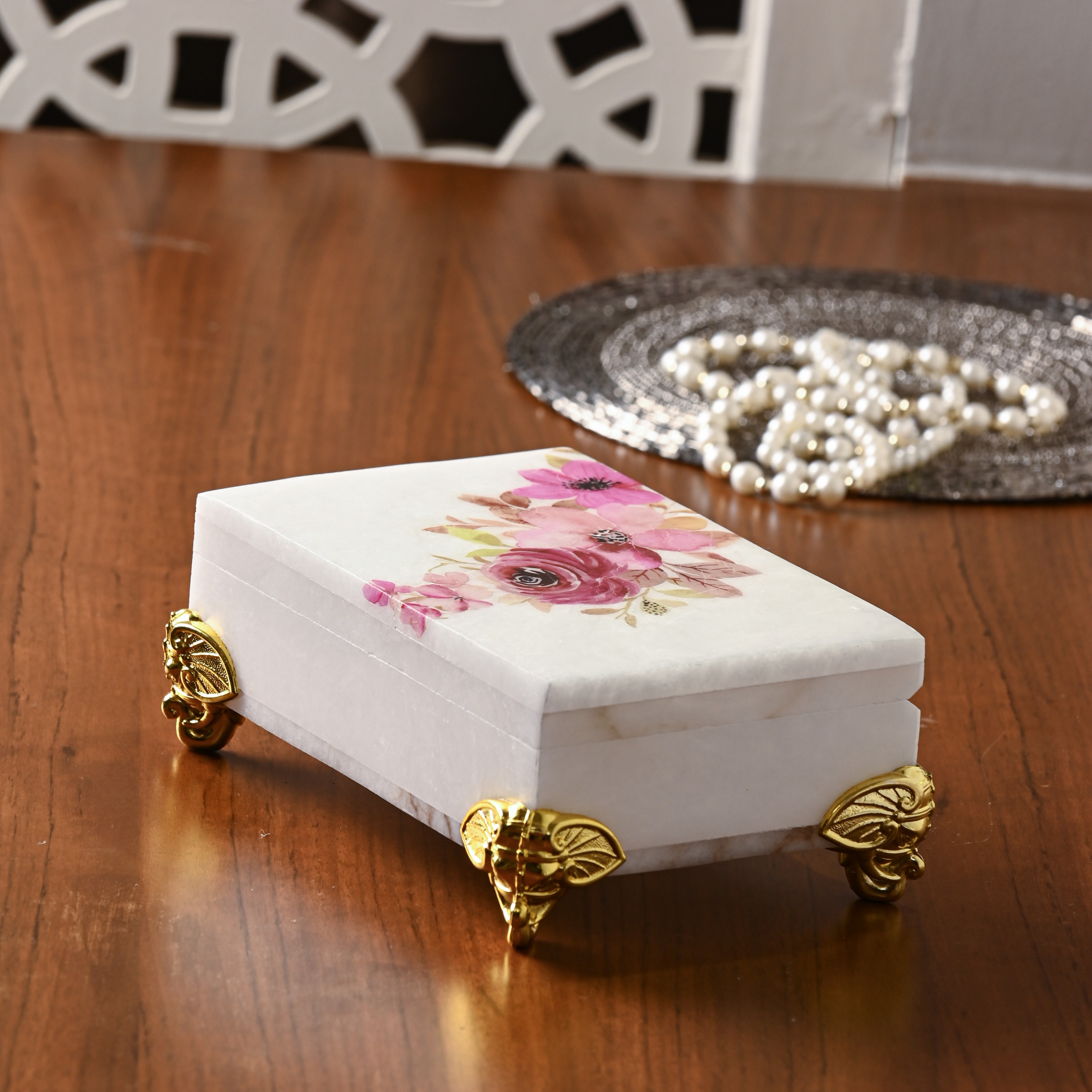 Marble Flower Vase with Hexagon Tealights